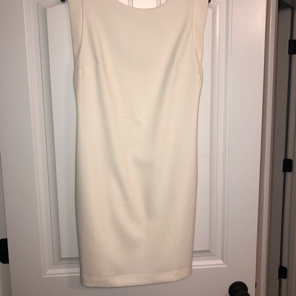 Sleeveless dress